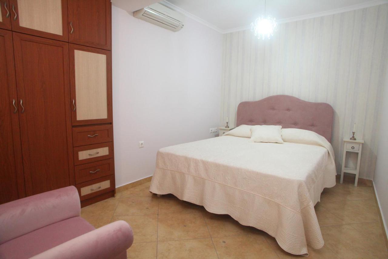 Pirofani Villa Apartments Apolpaina 외부 사진