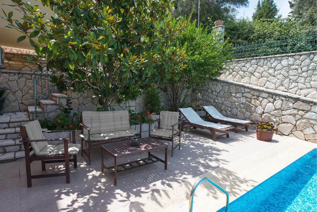 Pirofani Villa Apartments Apolpaina 외부 사진