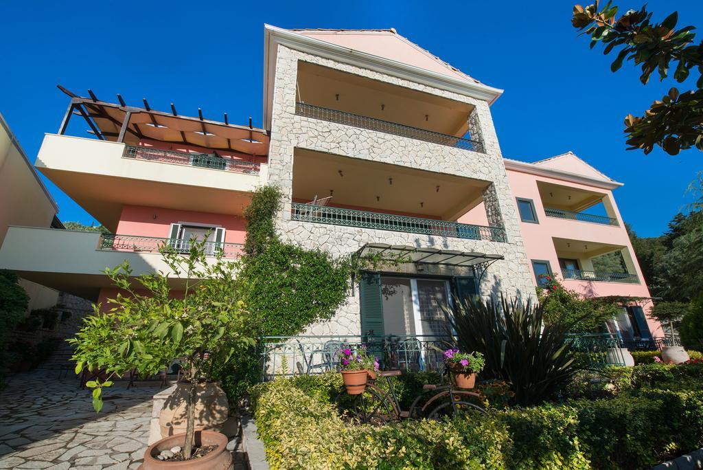 Pirofani Villa Apartments Apolpaina 외부 사진